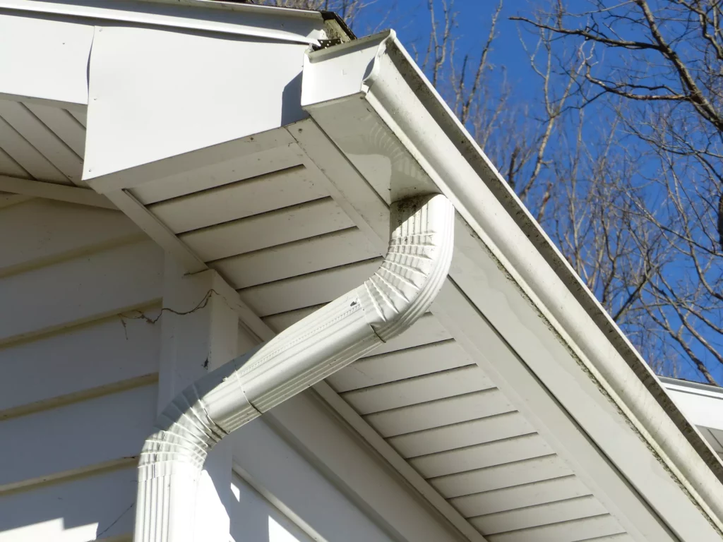 Upstate New York Seamless Aluminum Gutters 02 {acf_seo_group_image_alt}, Image of Seamless Gutters